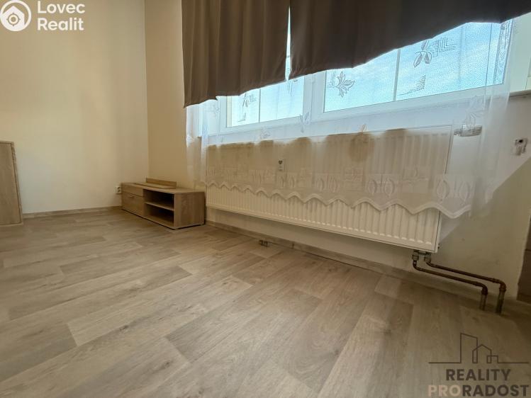 Prodej bytu 1+KK Břeclav, Na Valtické č. 9