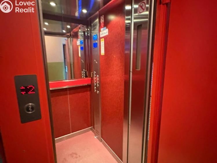 Pronájem bytu 2+1 Chomutov, Dřínovská č. 11