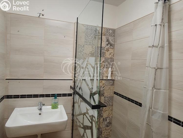 Sale apartment 2+KK Praha, Litevská č. 7