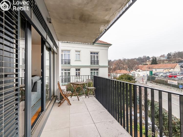 Rent apartment 4+KK Praha, Pod dvorem č. 1