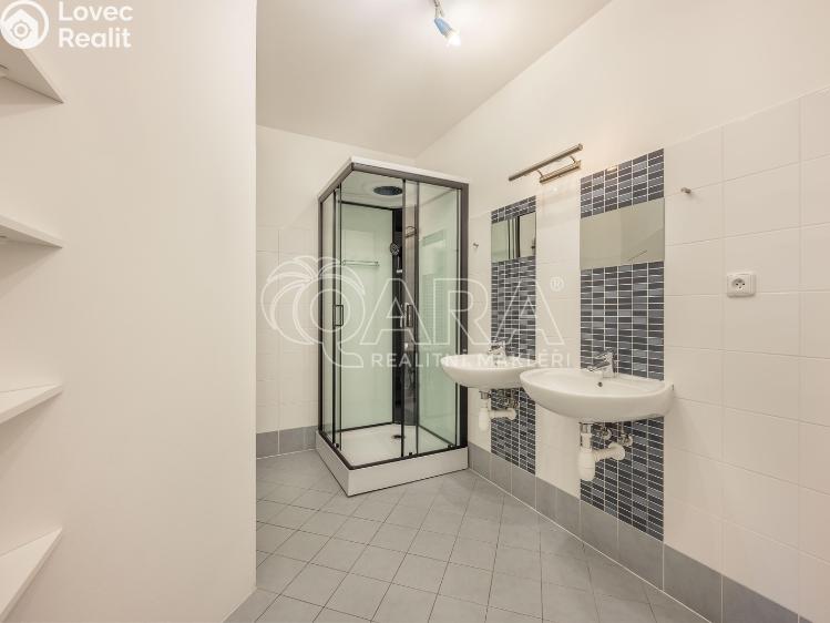 Sale apartment 2+KK Praha, Semická 2026/12 č. 10