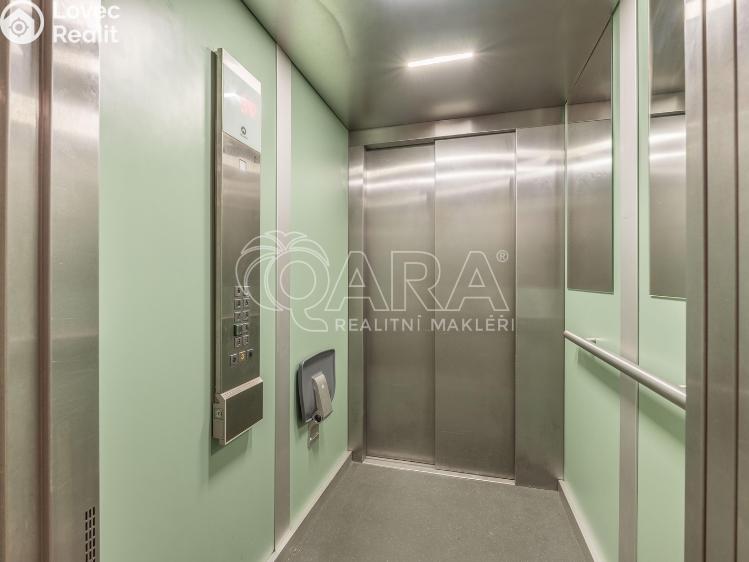 Prodej bytu 2+KK Praha, Semická 2026/12 č. 22