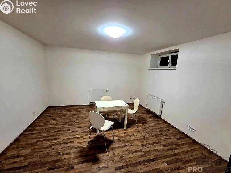 Аренда квартиры 2+KK Praha, V Holešovičkách č. 2