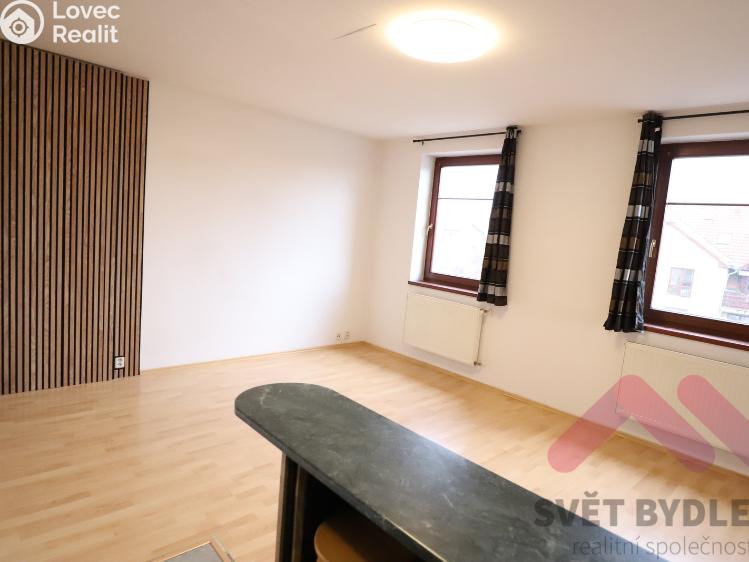 Pronájem bytu 1+KK Jesenice, Mezi Domy 793 č. 2