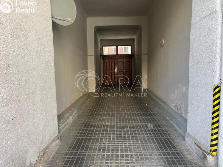 Pronájem garážového stání Praha, Francouzská 835/29 č. 8