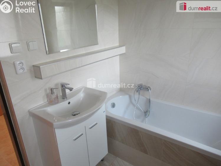 Pronájem bytu 2+1 Praha 8, Ořechová č. 9