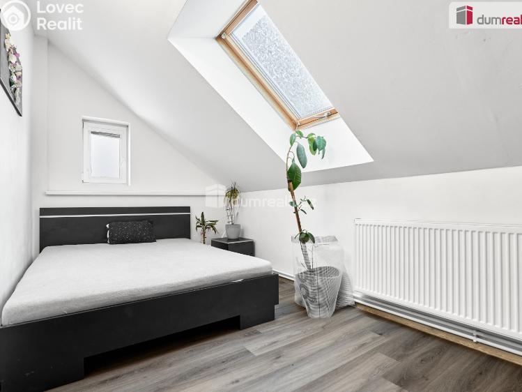 Prodej bytu 3+1 Karlovy Vary, Holečkova č. 10