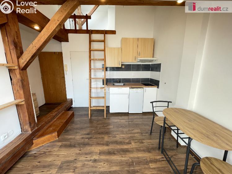 Pronájem bytu 1+KK Praha 4, Magistrů č. 4