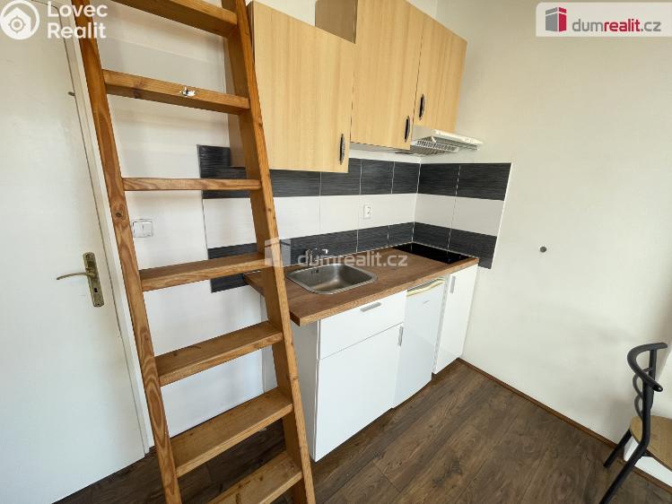 Pronájem bytu 1+KK Praha 4, Magistrů č. 7