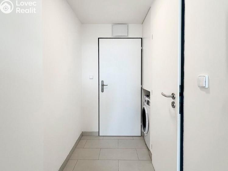 Pronájem bytu 1+KK Praha, Poděbradská č. 5