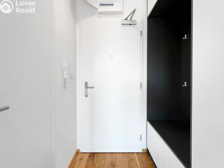 Pronájem bytu 1+KK Praha, Perucká č. 5