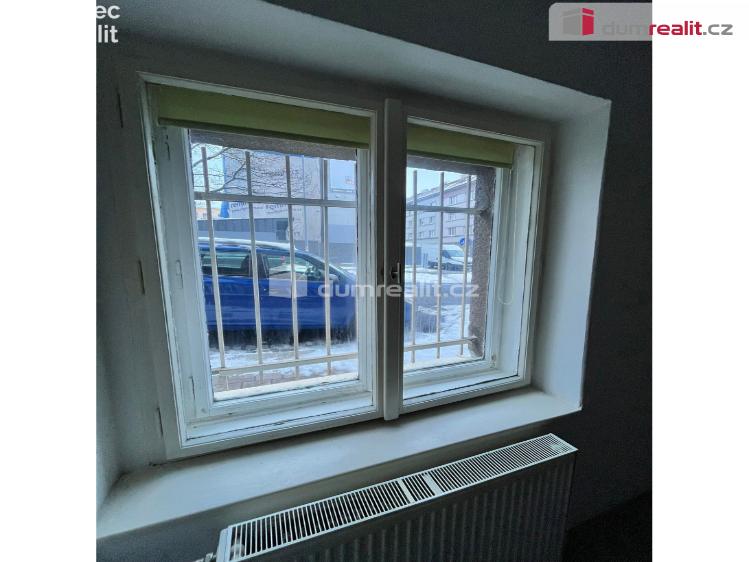 Pronájem bytu 2+1 Cheb, Hálkova č. 10