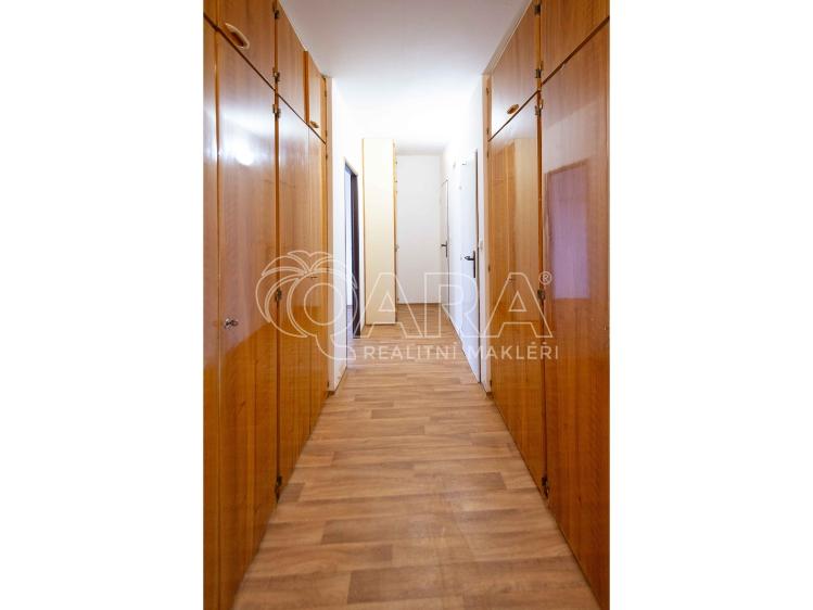 Prodej bytu 3+1 Neratovice, nám. Republiky 986 č. 9