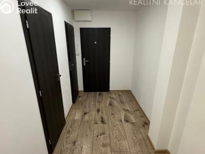 Pronájem bytu 2+KK Králův Dvůr, Nad Stadionem 358 č. 6