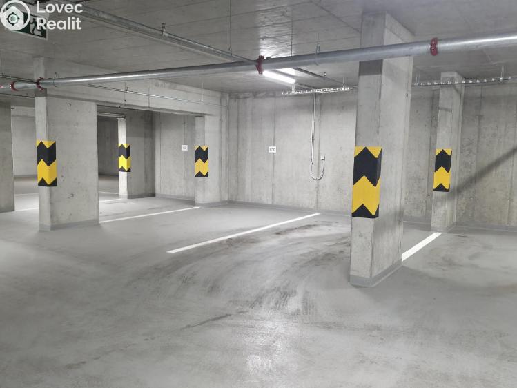 Pronájem garážového stání Praha, Křižíkova 148/34 č. 2