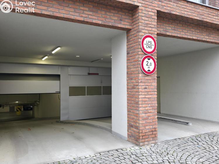 Pronájem garážového stání Praha, Křižíkova 148/34 č. 6