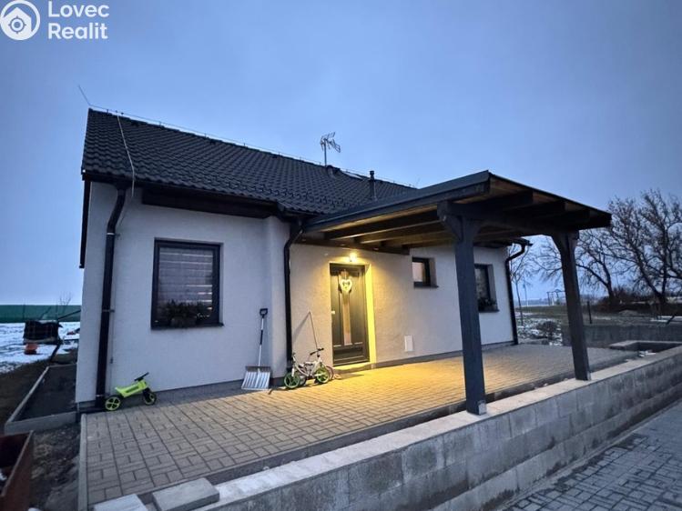 Sale family house Dolní Bousov, Dubová č. 2