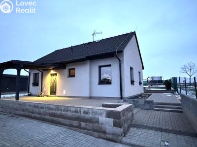 Продаж сімейного будинку Dolní Bousov, Dubová č. 1