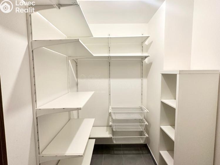 Rent apartment 2+KK Praha, Bermanova č. 11