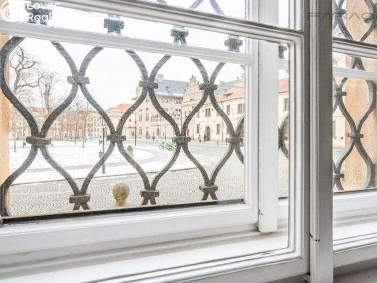 Rent commercial properties Praha, Hradčanské náměstí č. 7