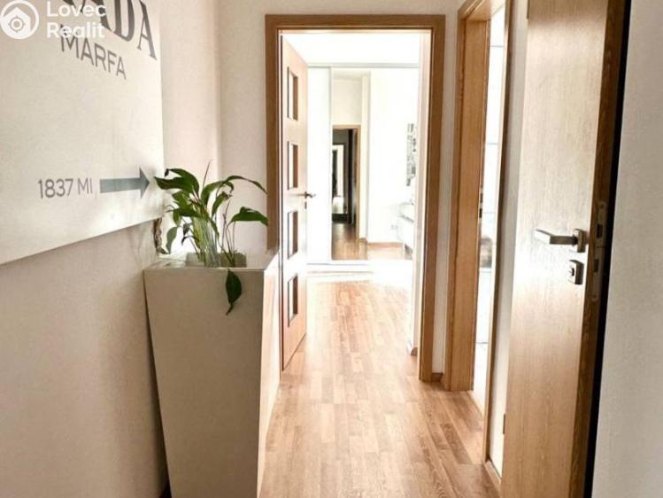 Pronájem bytu 3+KK Praha, Tusarova č. 8