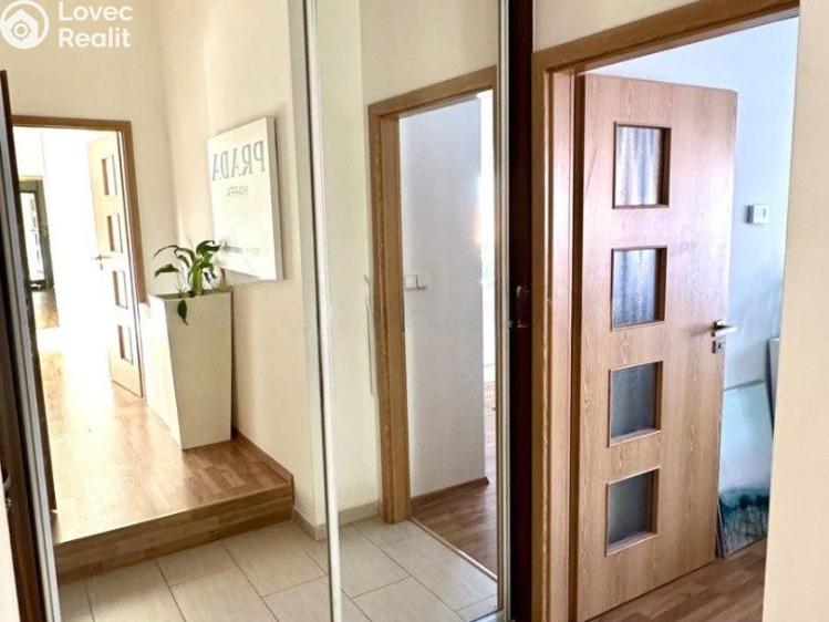 Pronájem bytu 3+KK Praha, Tusarova č. 12