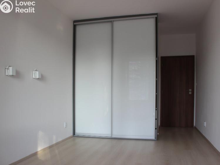 Pronájem bytu 2+KK Pardubice, Pod Vinicí 2842 č. 8