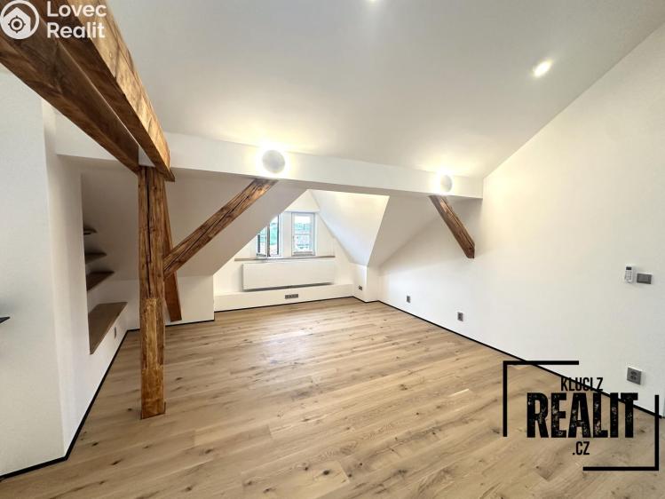 Pronájem bytu 4+KK Praha, Újezd 402/33 č. 9