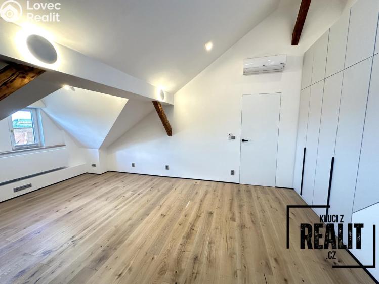 Pronájem bytu 4+KK Praha, Újezd 402/33 č. 11