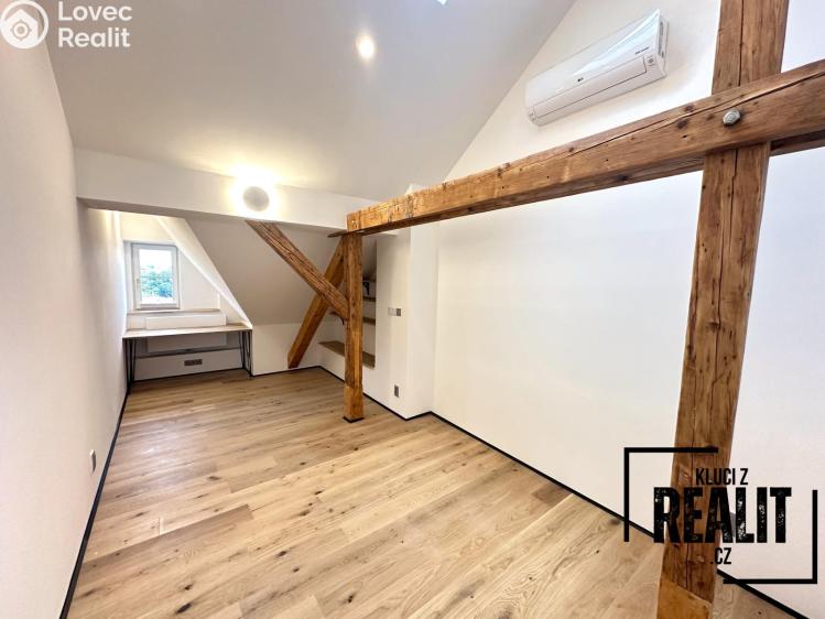 Pronájem bytu 4+KK Praha, Újezd 402/33 č. 16