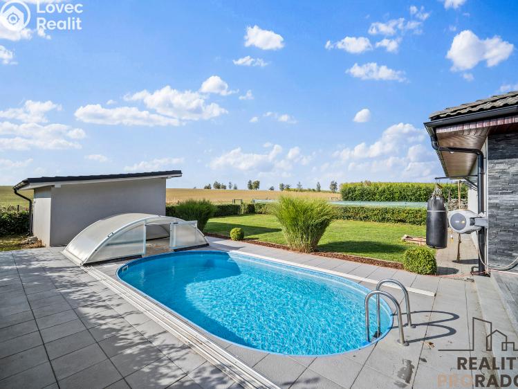 Продажа семейного дома Choltice č. 3