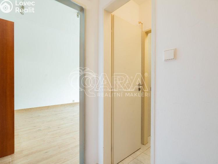 Pronájem bytu 1+KK Praha, Petržílkova 2570/25 č. 8