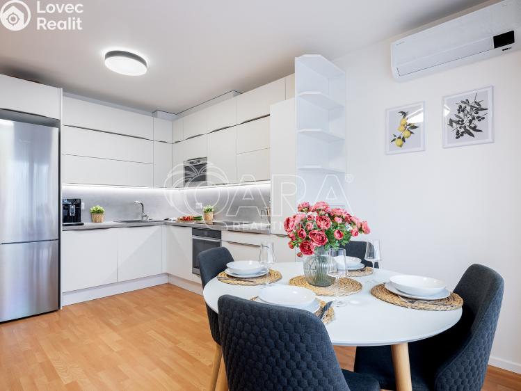 Prodej bytu 3+KK Praha, V kuťatech 1487/2b č. 8