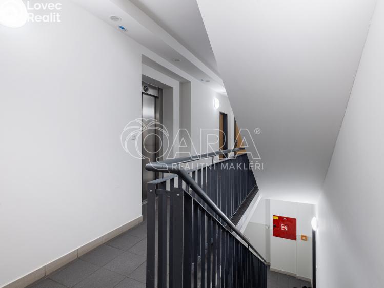 Продаж квартири 3+KK Praha, V kuťatech 1487/2b č. 27