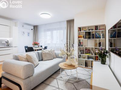 Sale apartment 3+KK Praha, V kuťatech č. 1