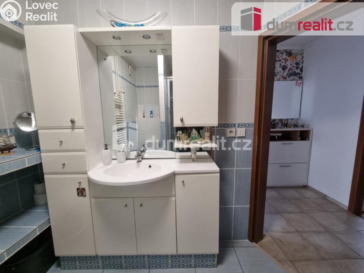 Pronájem bytu 3+1 Lošany č. 8