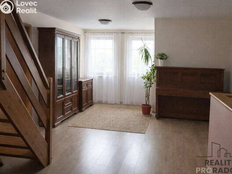 Prodej rodinného domu Jesenice, Vestecká č. 14