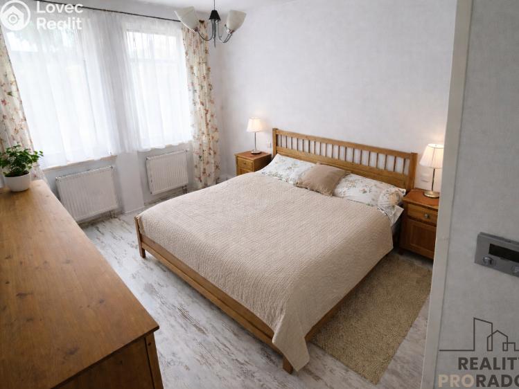 Prodej rodinného domu Jesenice, Vestecká č. 11