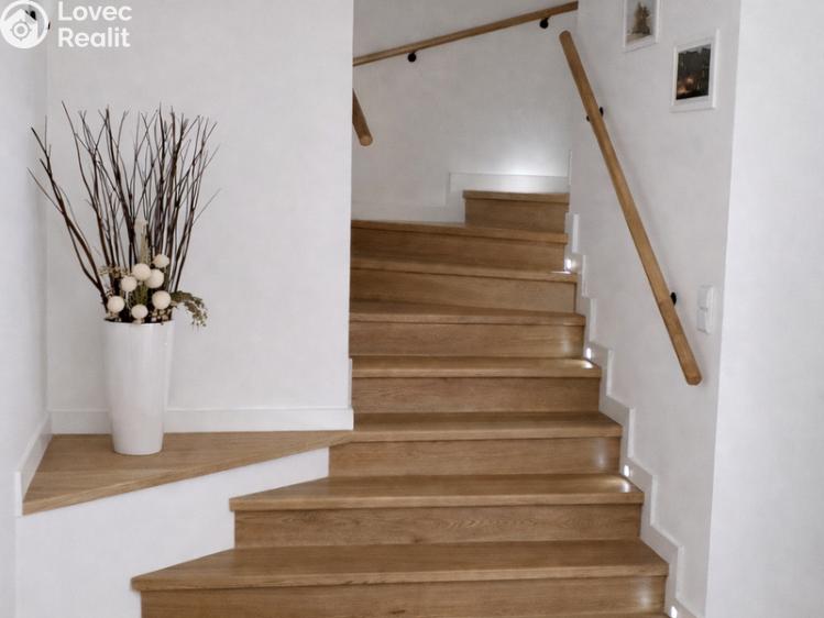 Prodej rodinného domu Jesenice, Vestecká č. 12