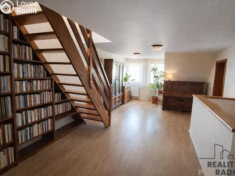 Prodej rodinného domu Jesenice, Vestecká č. 13