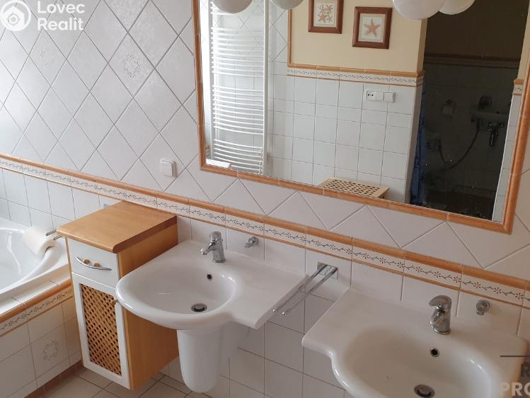 Prodej rodinného domu Jesenice, Vestecká č. 19