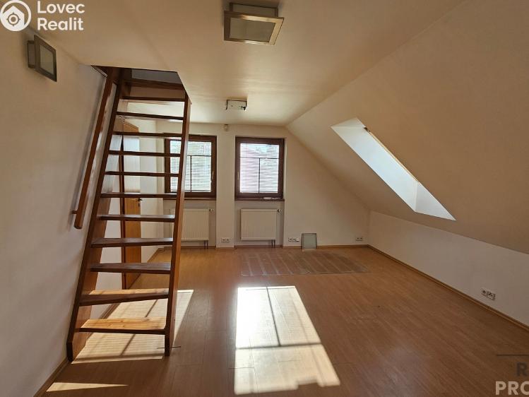Prodej rodinného domu Jesenice, Vestecká č. 21
