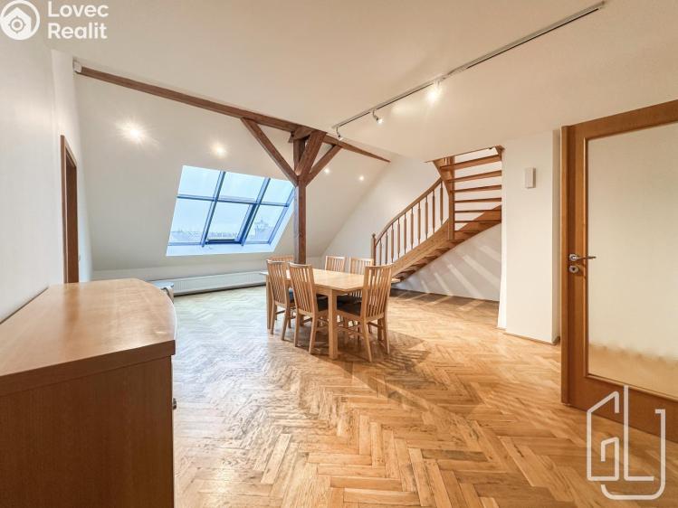 Pronájem bytu 4+1 Praha, Škroupovo náměstí č. 17