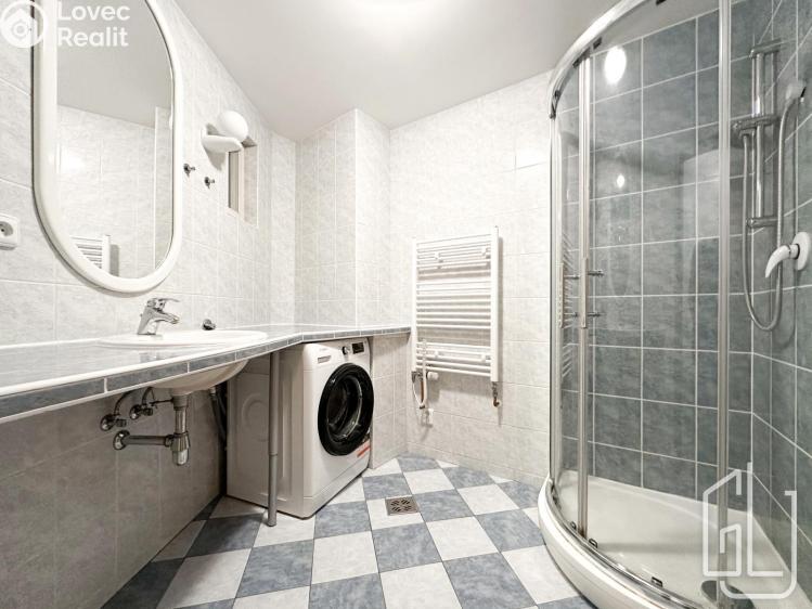 Pronájem bytu 4+1 Praha, Škroupovo náměstí č. 6