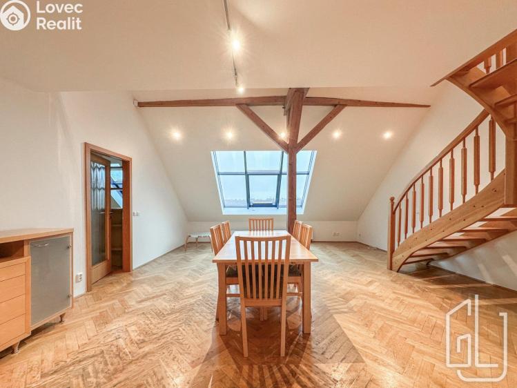 Pronájem bytu 4+1 Praha, Škroupovo náměstí č. 7