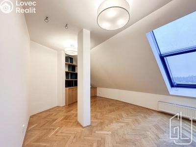 Pronájem bytu 4+1 Praha, Škroupovo náměstí č. 4