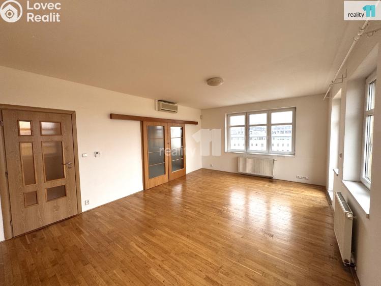 Pronájem bytu 1+KK Praha 9, Kolbenova č. 2