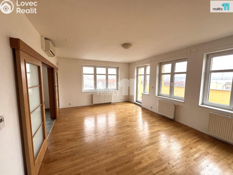 Pronájem bytu 1+KK Praha 9, Kolbenova č. 3