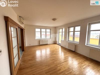 Pronájem bytu 1+KK Praha 9, Kolbenova č. 3