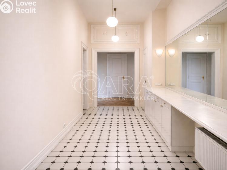 Rent apartment 4+1 Praha, Pařížská č. 13